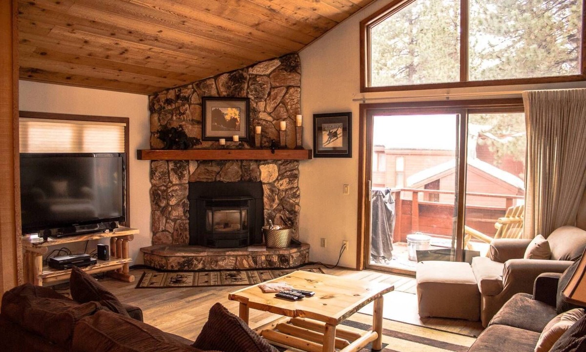 Winterset | Mammoth Lakes
