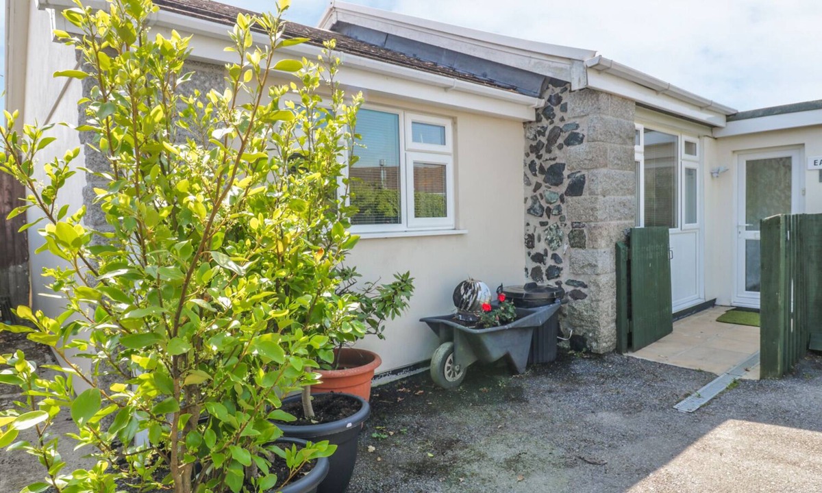 Trembel Road | Mullion