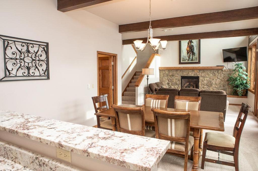 Chambertin Townhomes | Mountain Star