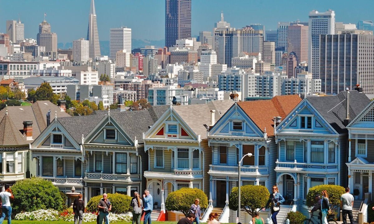 An Adventure Awaits Breakfast Jacuzzi | East End