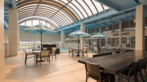 Surestay Hotel | Newtonville