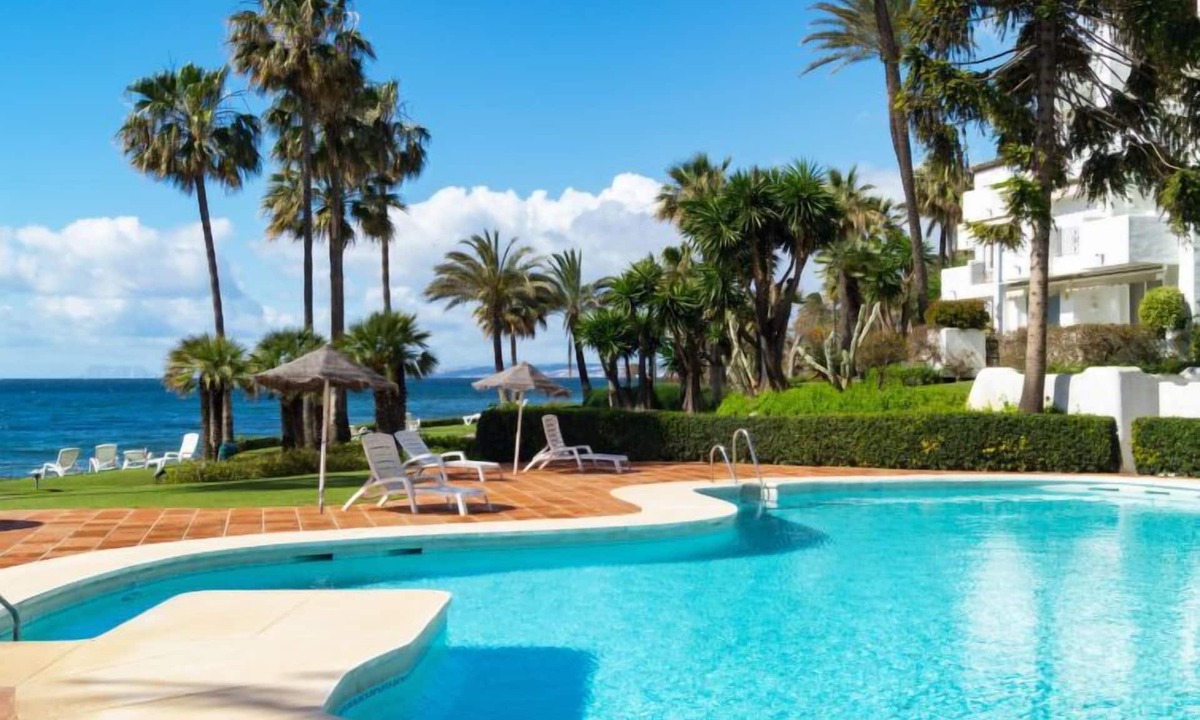 Bermuda Beach Estepona | Urbanization Alcazaba Beach