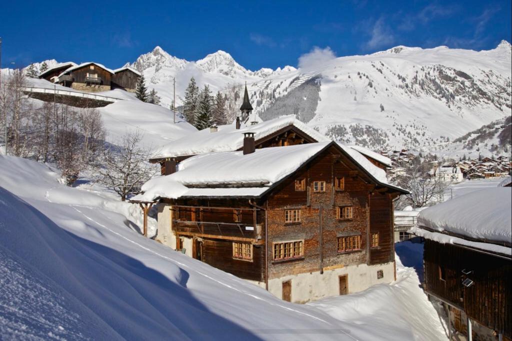 Alpenlodge Tgèsa Surrein | Tujetsch
