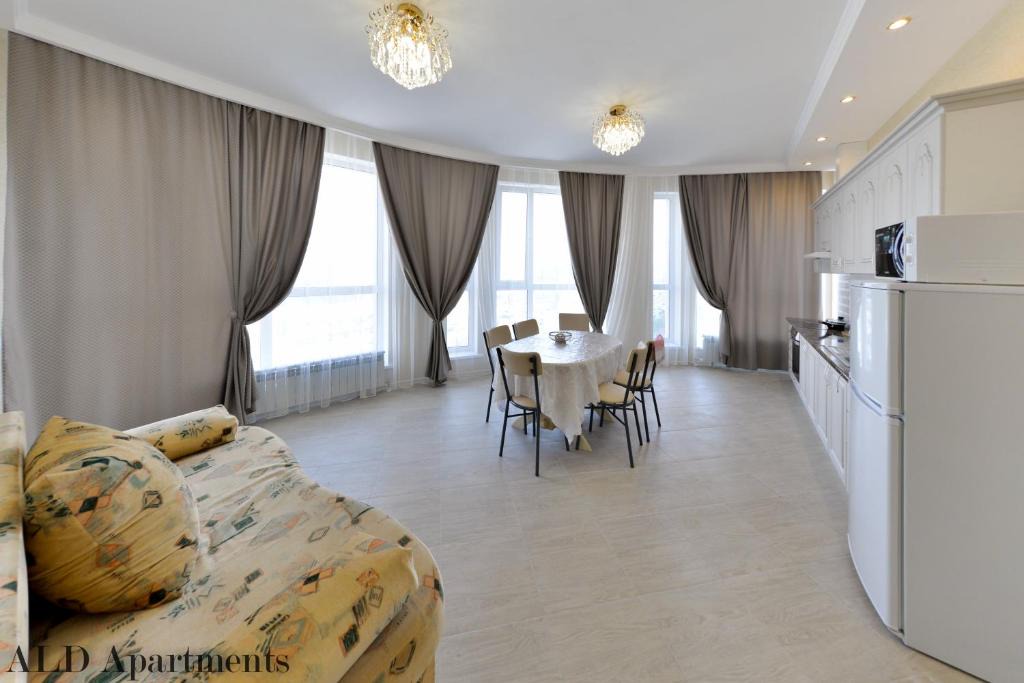 Lux | Yesil District