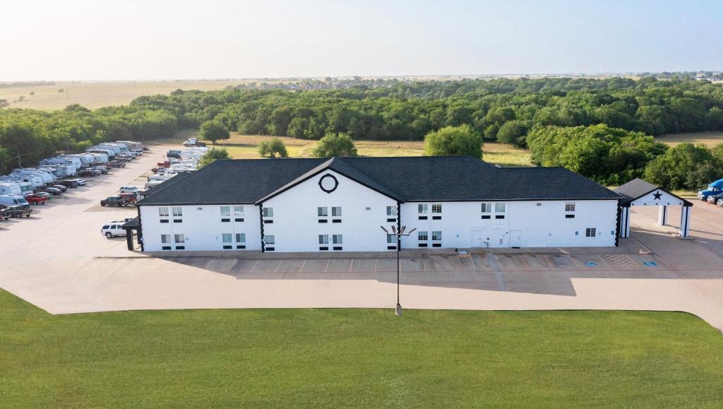 Atria Hotel Rv | McGregor