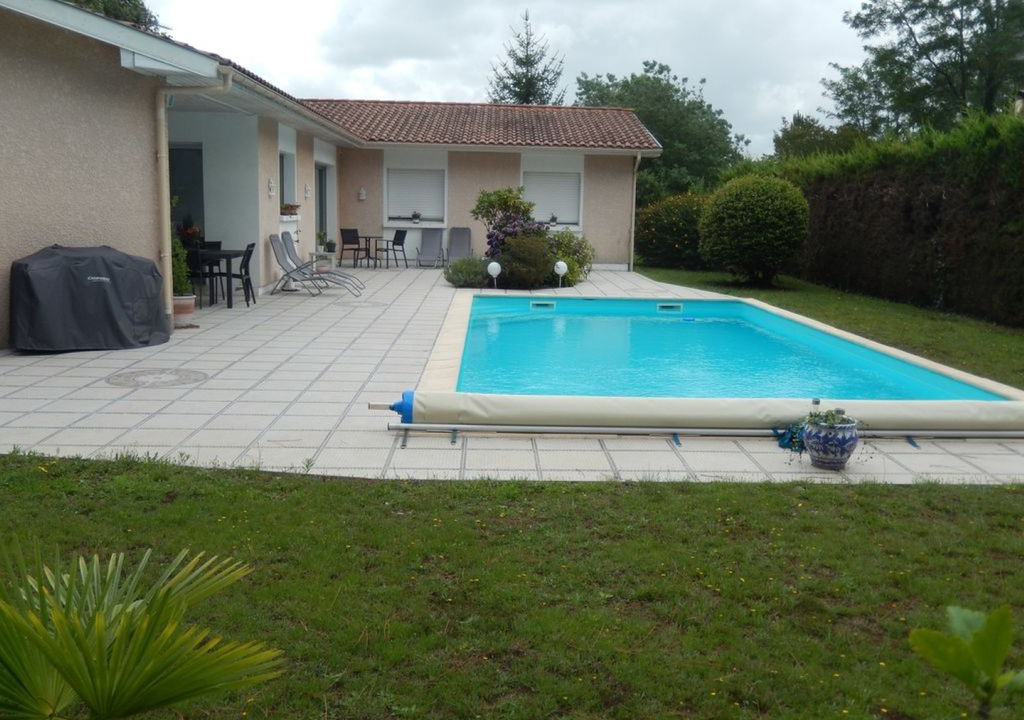 Villa De Guénifey | Josse