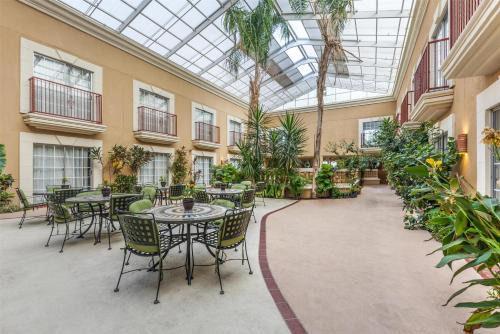 Atrium Inn | Schertz