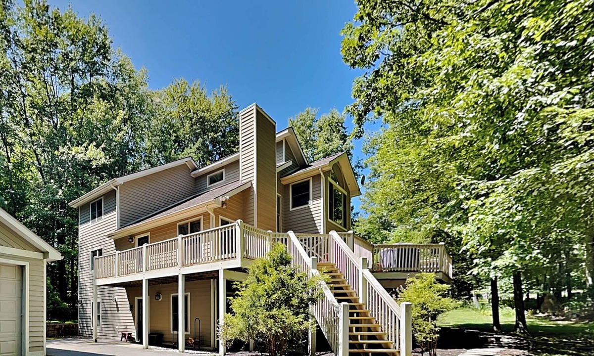 Bear Lodge | Blakeslee