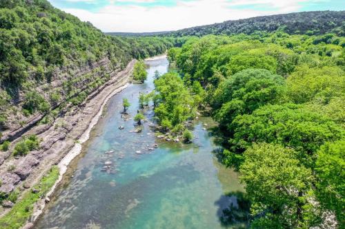 Blue Paradise Rr | New Braunfels