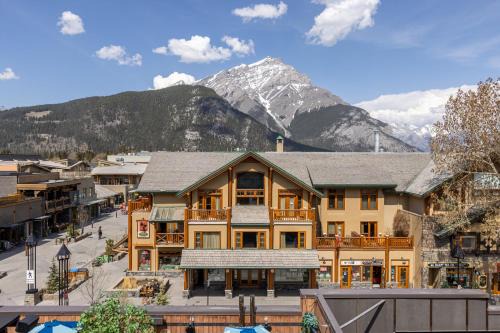 Brewster Mountain Lodge | Banff
