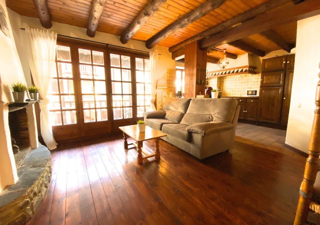 Bordes Duplex Rustico Con Chimenea Arinsal Zona Vallnord | Mas de Ribafeta