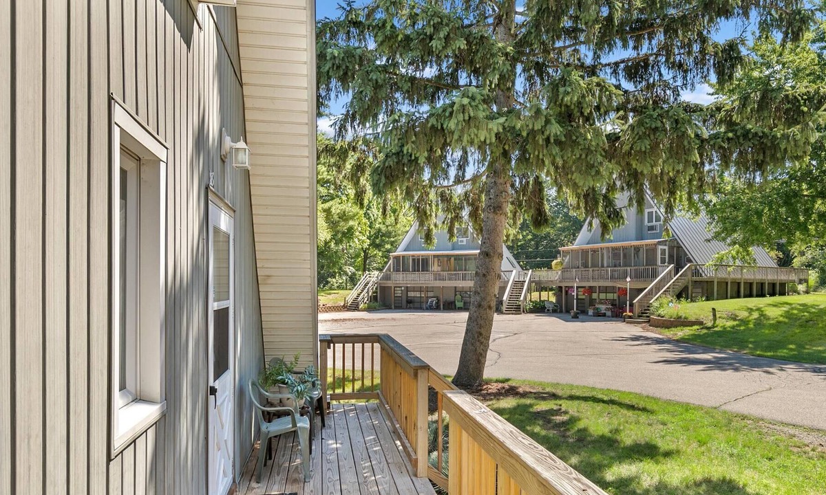 Chalet Villa | Stevensville