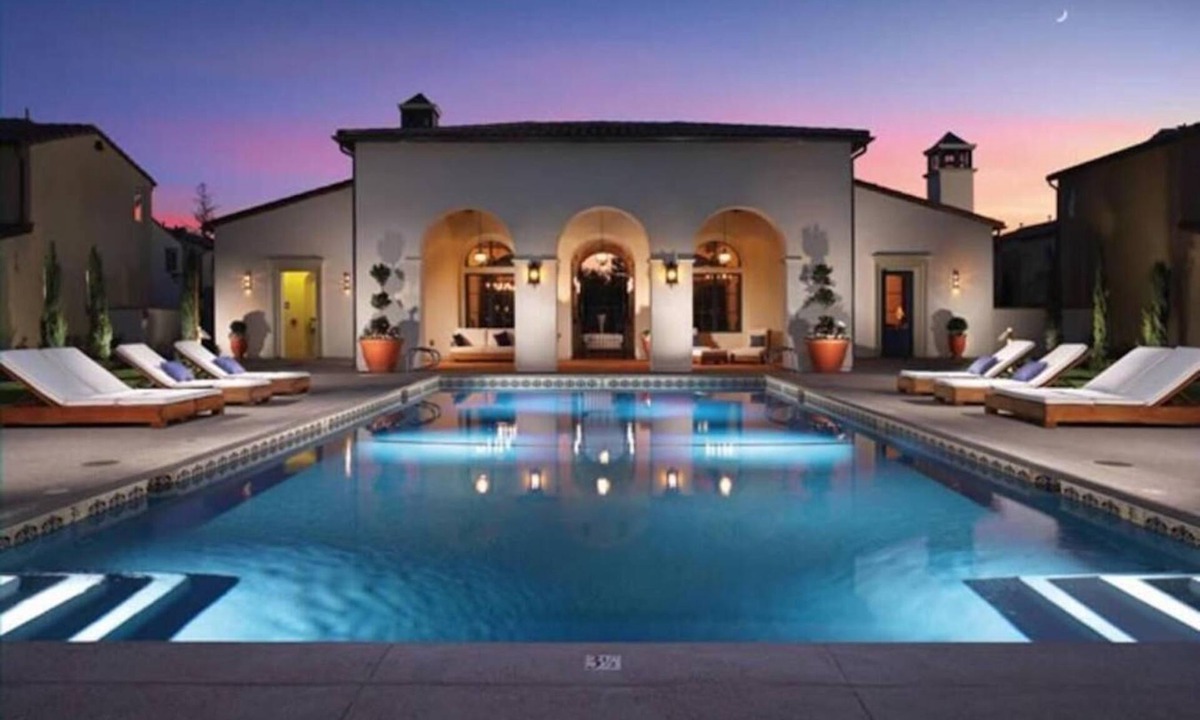 Clean Furnished Transit | Newhall