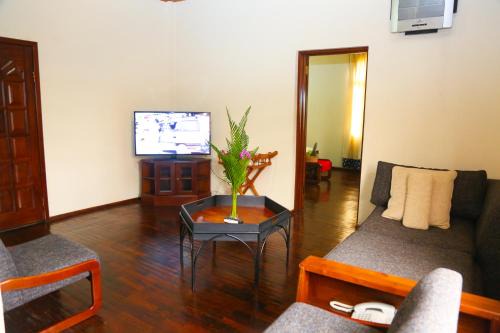 Coconut Grove Regency Hotel | North Ridge