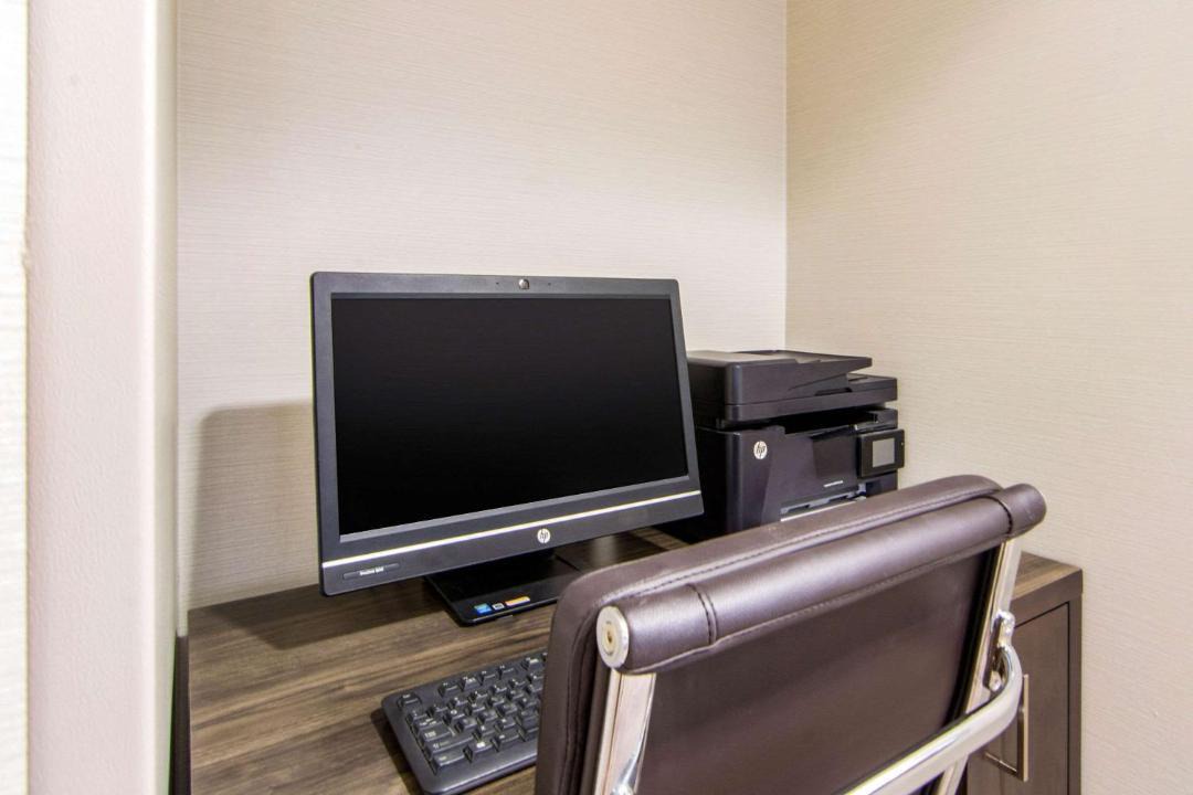 Comfort Inn Suites Red Deer | Red Deer