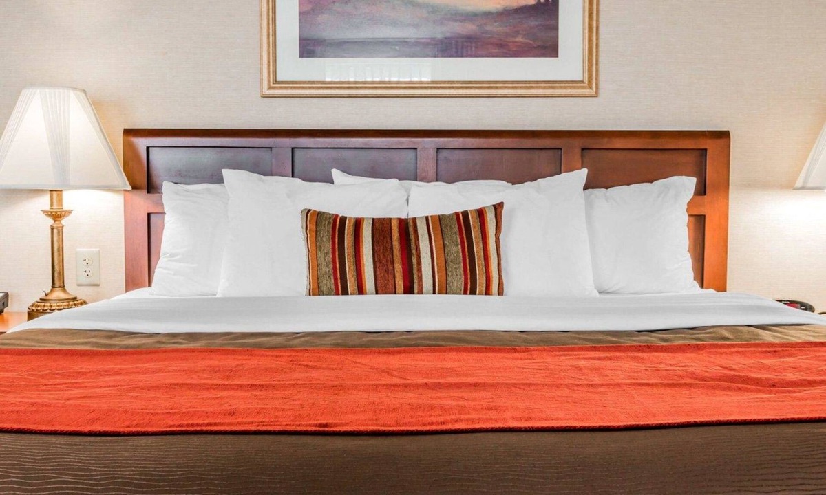 Comfort Inn Utica | Utica