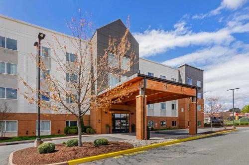 Country Inn | Charlottesville