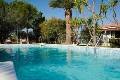 Country Villa Tennis Court | Velo-Vocha