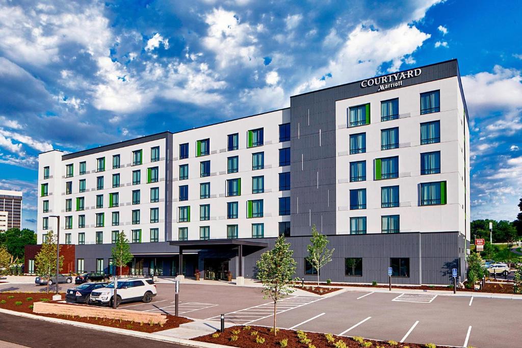 Courtyard | Woodbury
