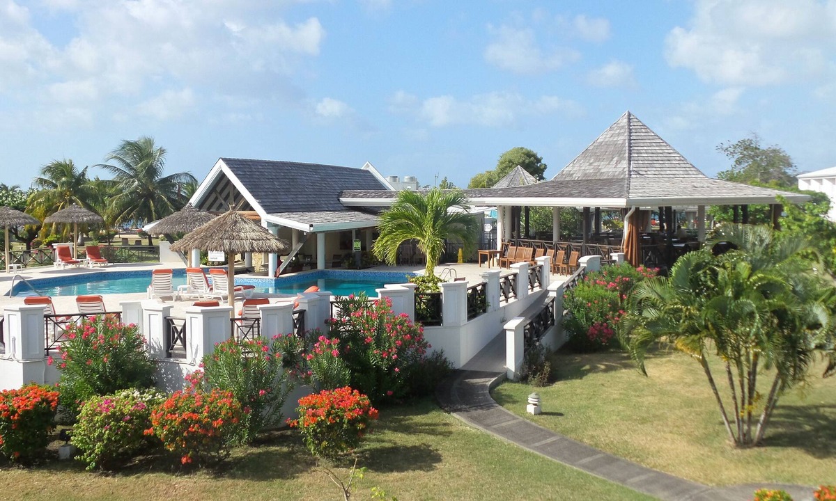 Coyaba Beach Resort | The Lime