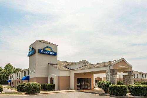 Days Inn | Yadkinville
