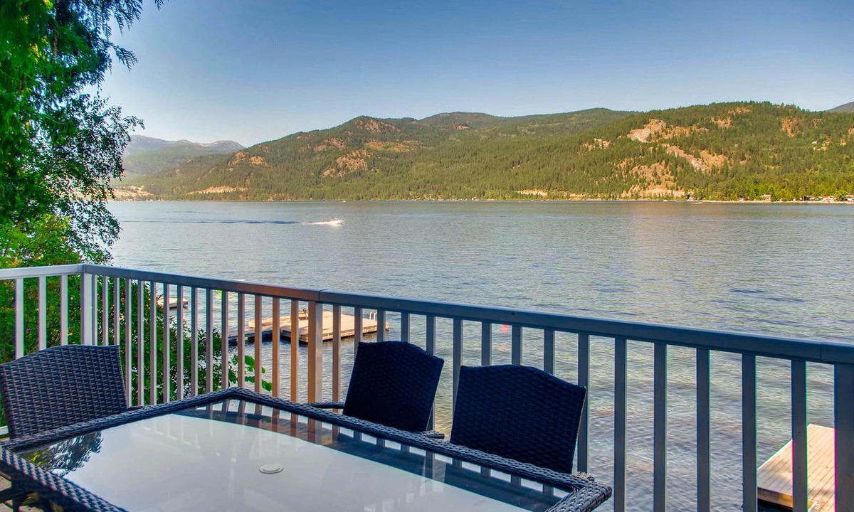 Lakeside Beach | Christina Lake