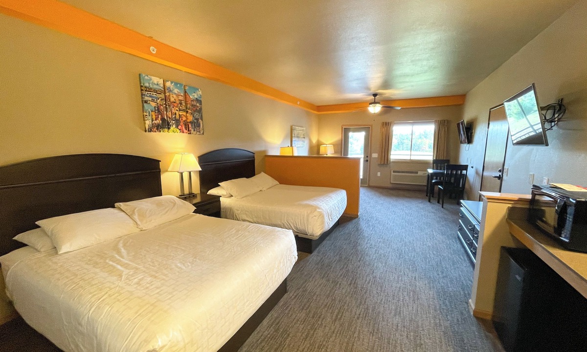 Hotel Located Spring Brook Resort Of Golf Course | Spring Brook