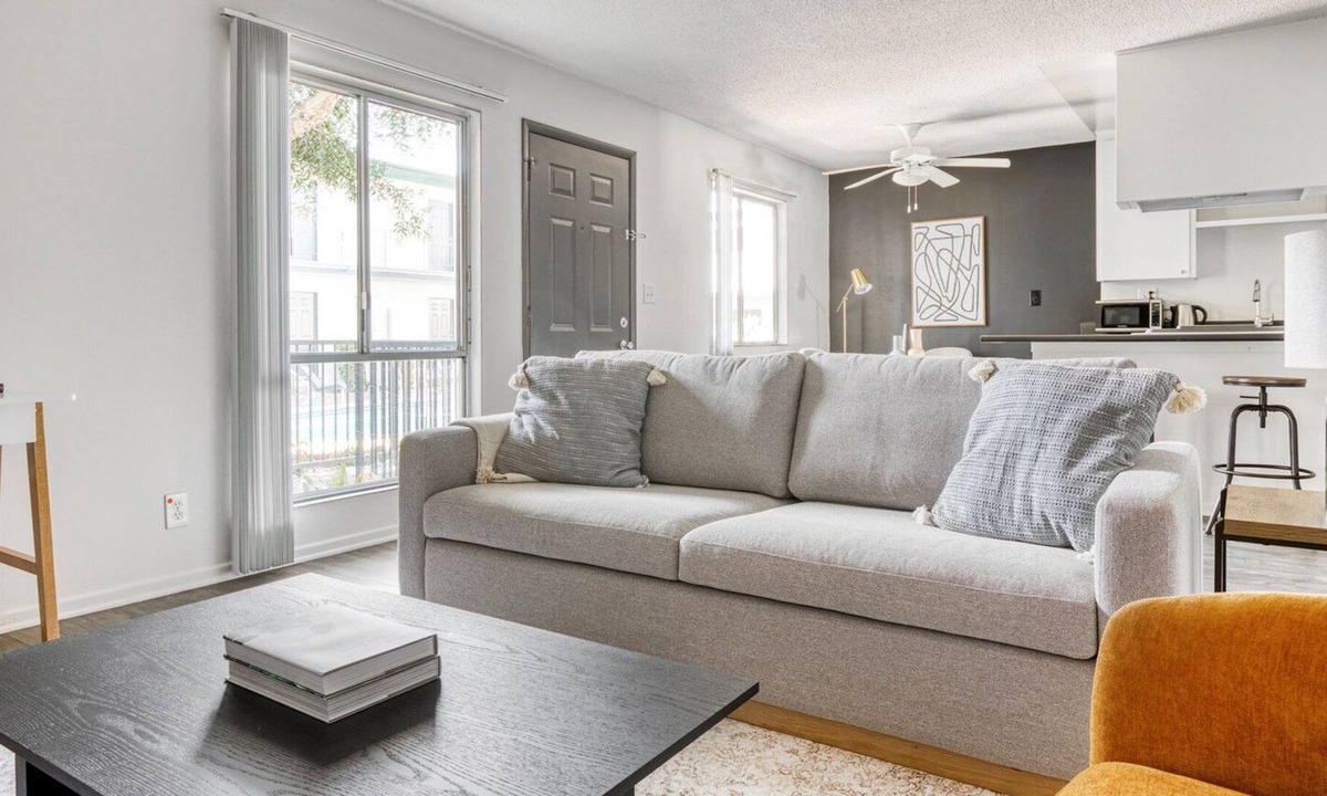 The Emerson Grand Ave Los Angeles | Burbank