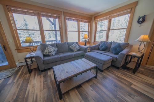 Elk Run Villas | Keystone