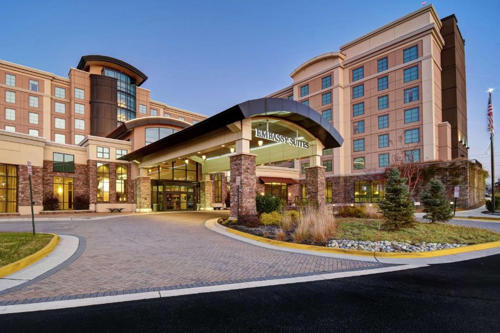 Embassy Suites Springfield | Springfield