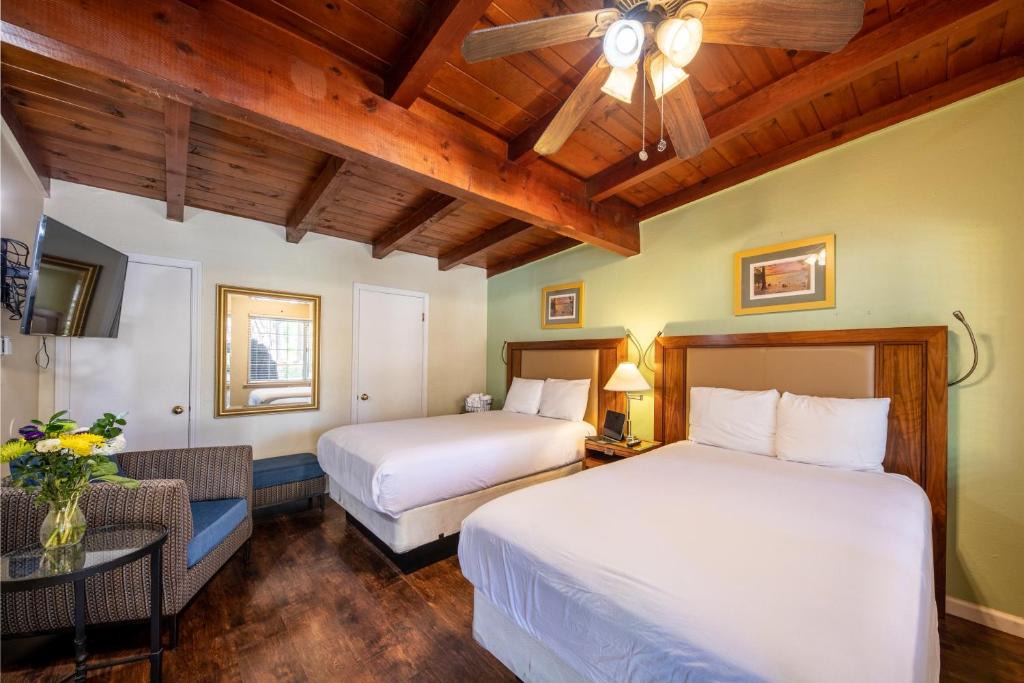 Emerald Bay Lodge | Tahoe Island