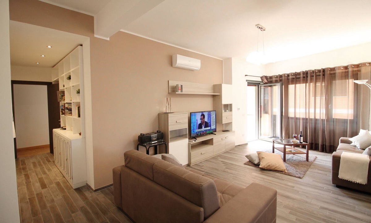 Rainbow Eur | Quartiere XXXI Giuliano Dalmata