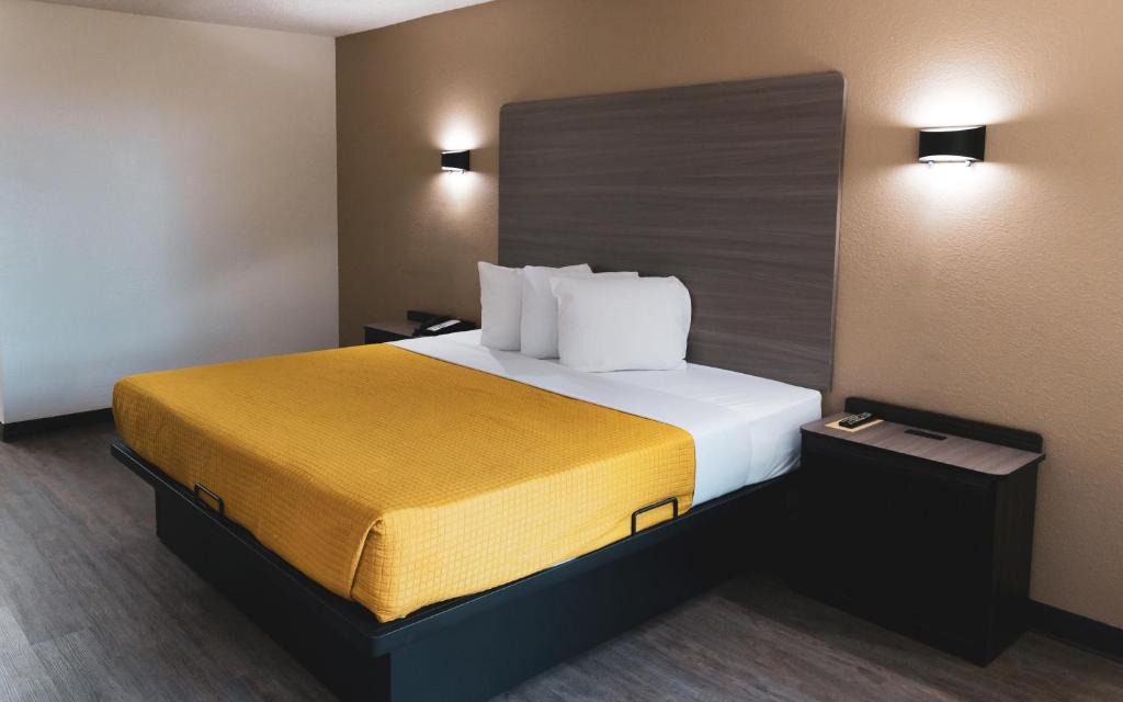 Express Inn | Palestine