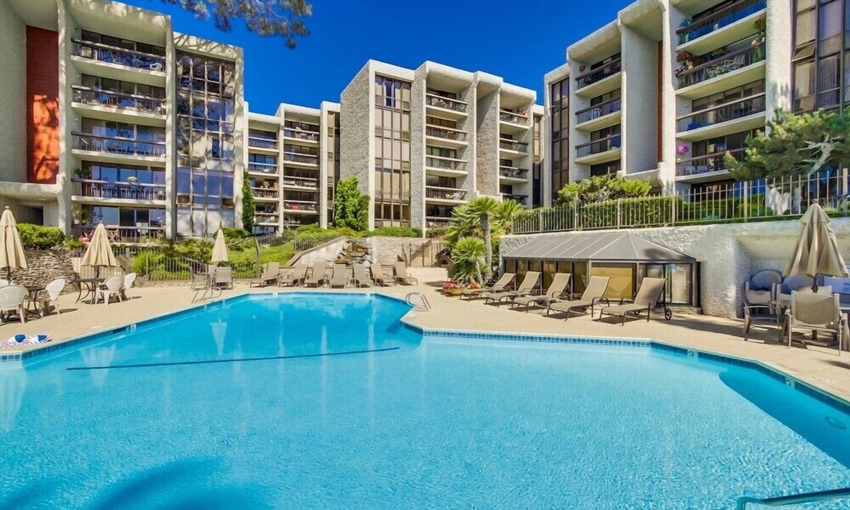 Bayfront Serenity | Crown Point