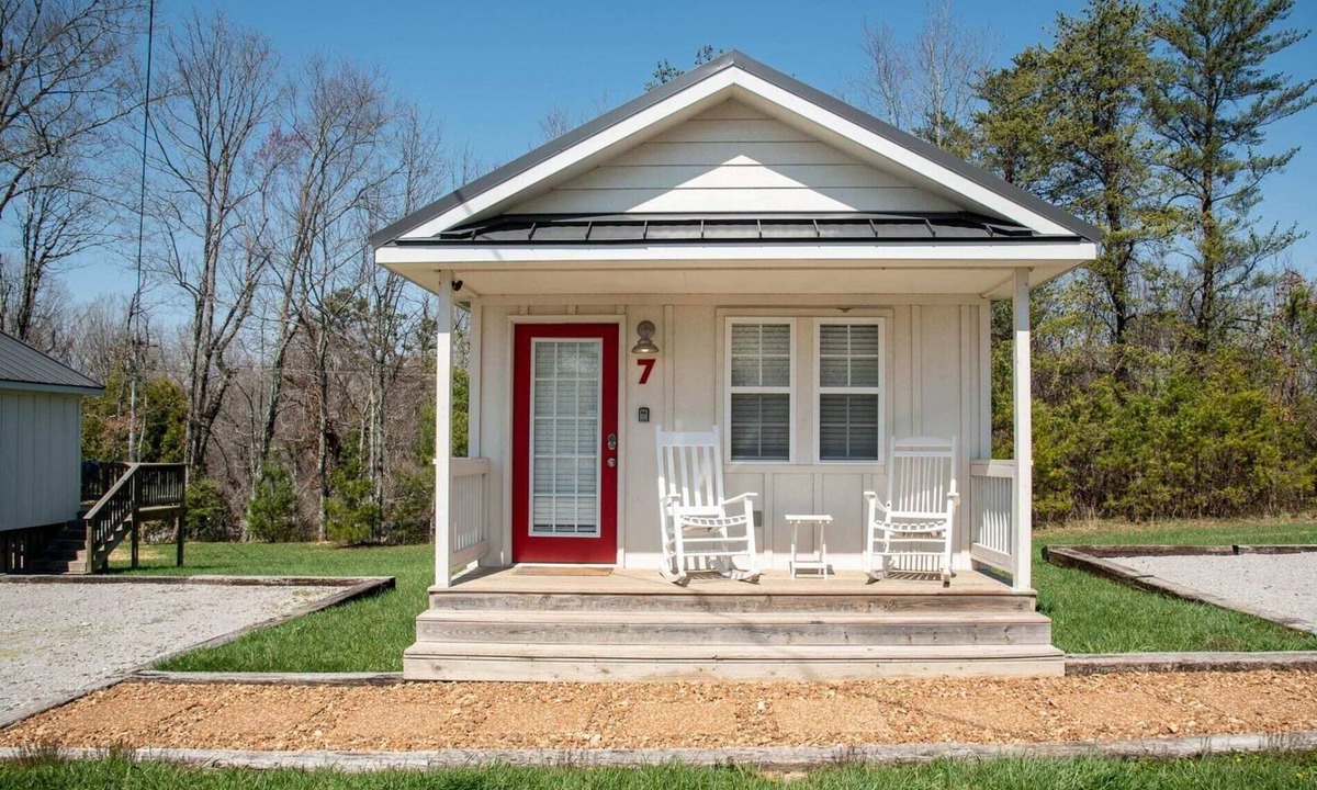 Greeter Falls Lodge | Altamont
