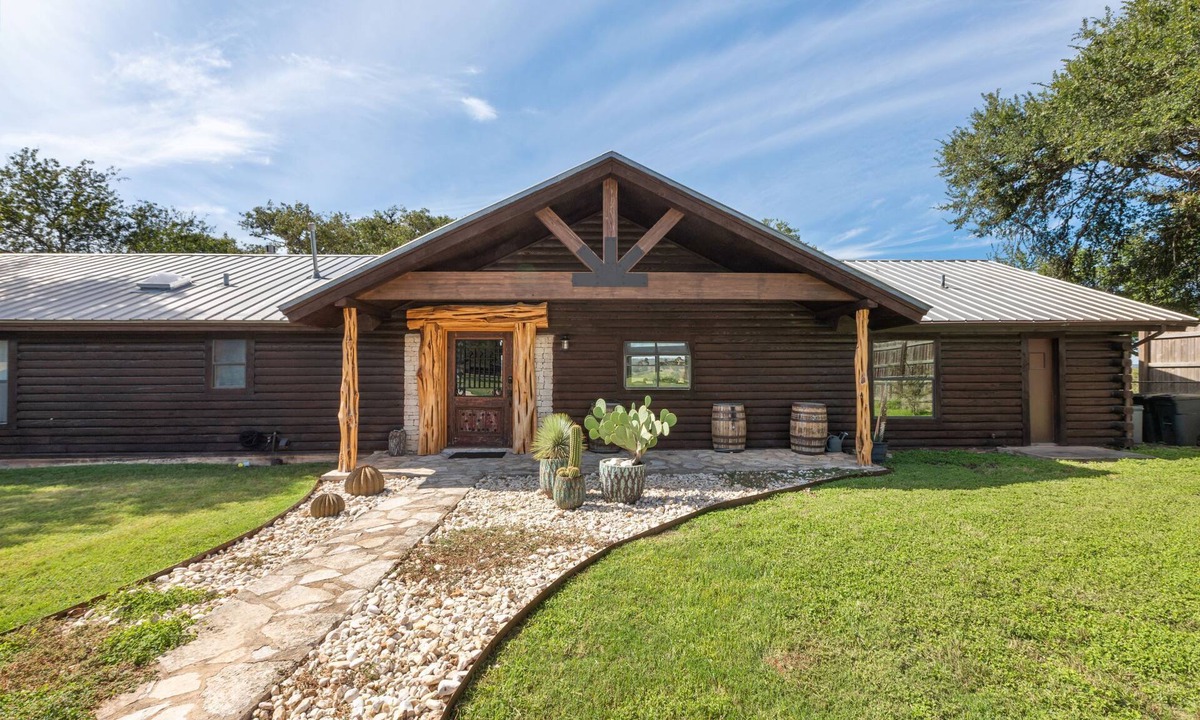 Guadalupe Bluff Log | Kerrville
