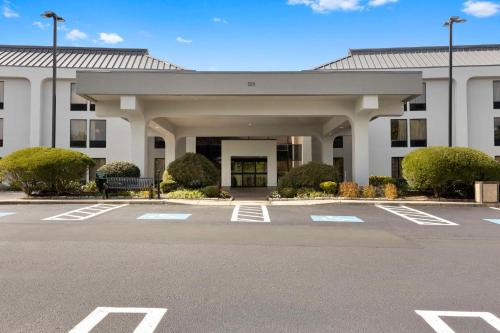 Hampton Inn Milford | Milford