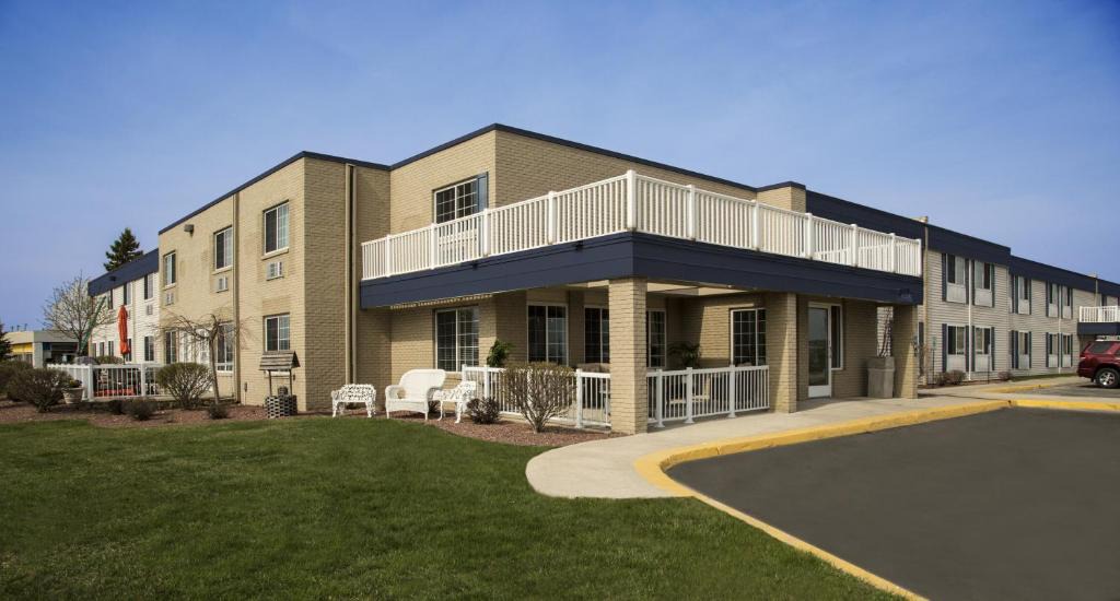 Harbor Town Inn | Manitowoc