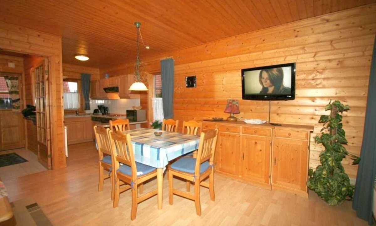 Log People Naturerlebnisdorf Blauvogel | Rotacker