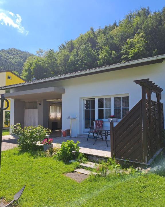 Haus Beim Grünen Sehr Ruhiger Lage | Neustadtl