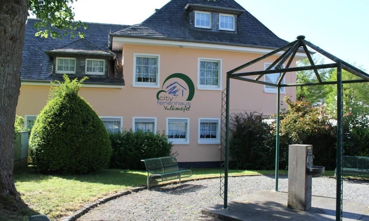 Holiday Daun Stadt Persons Bedrooms | Daun