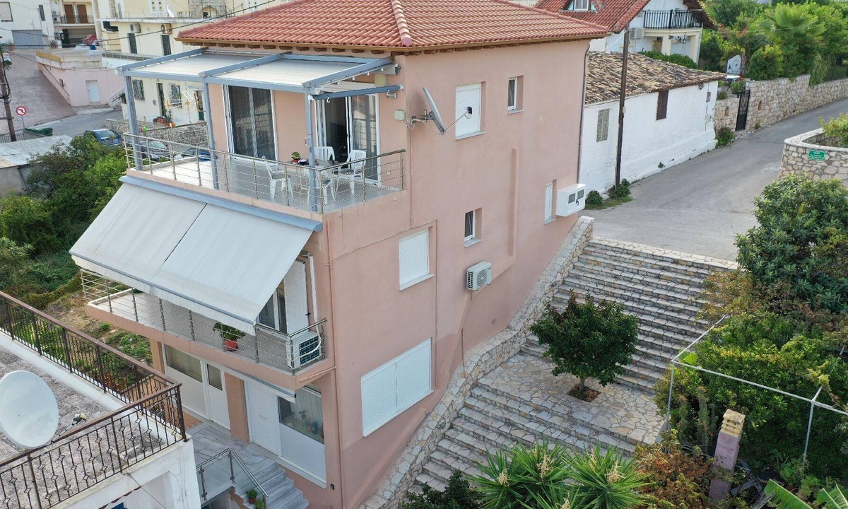 Holiday Derveni Persons Bedrooms | Evrostina