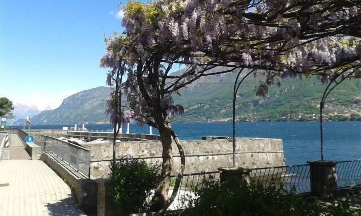 Holiday Lario Persons Bedrooms | Onno