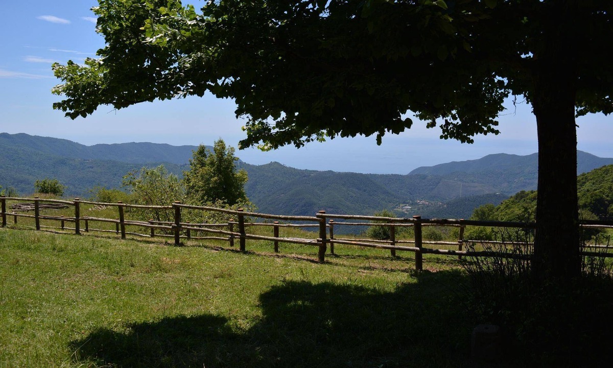 Holiday Moneglia Persons Farmhouse | Castiglione Chiavarese