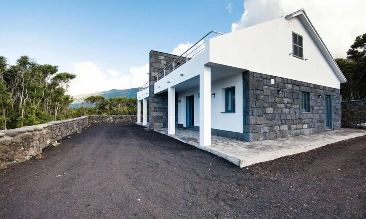Praínha De Baixo Pico Azores | Prainha