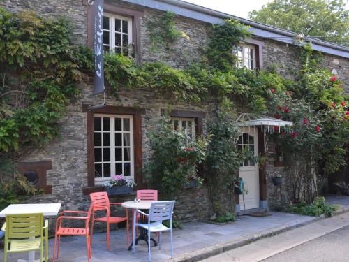 Cozy Holiday Bièvre Pond | Gembes