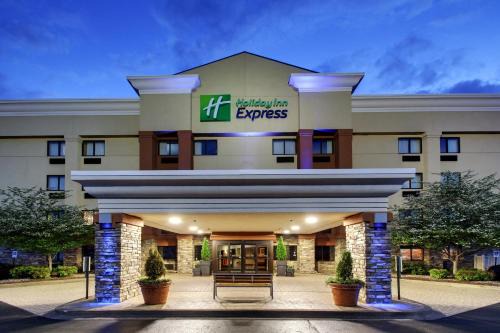 Holiday Inn Express Fort Grove Ihg Hotel | Oak Grove