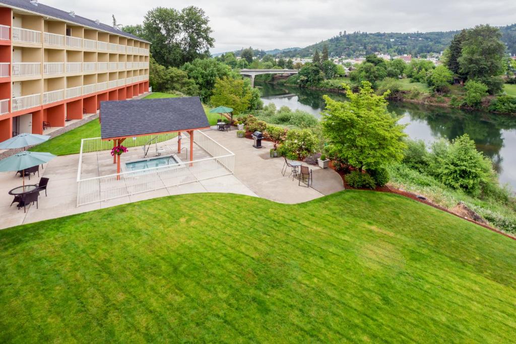 Holiday Inn Express Roseburg Ihg Hotel | Roseburg