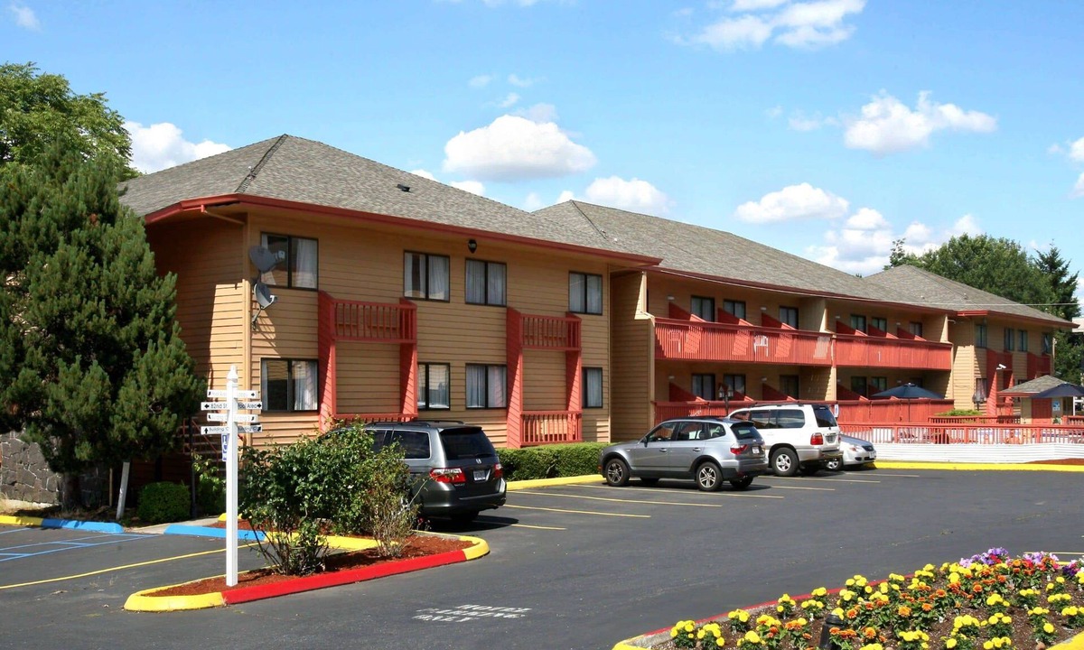 Howard Johnson | Sumner