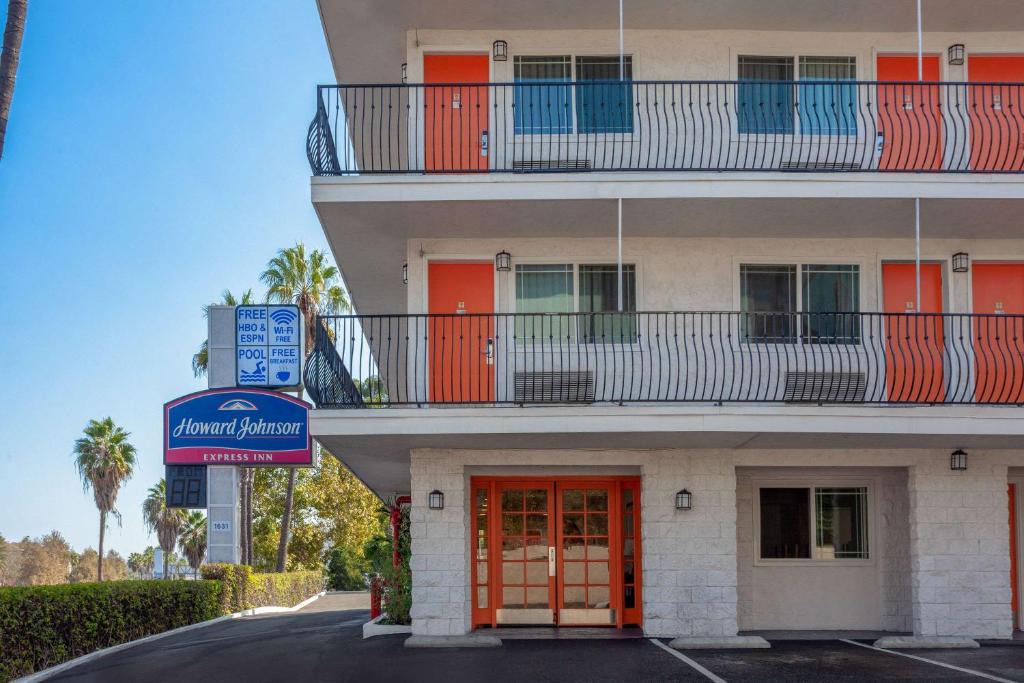 Howard Johnson | Mission Valley West